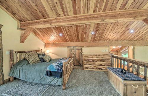 Private Deck and Mtn Views Family Getaway in Eureka - Foto 16