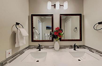 Slopeside & Spacious Home WITH Parking - Foto 18