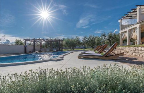 Four-Bedroom Holiday Home With Sea View In Krnica - Foto 11