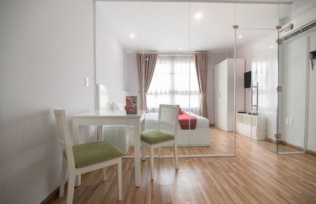 RedDoorz Plus near Tan Dinh Market 2 - Photo 38