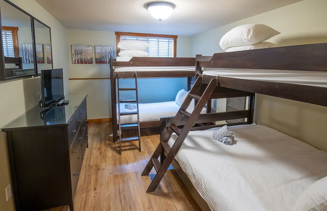 Timberline Lodges by Fernie Lodging Co - Photo 8