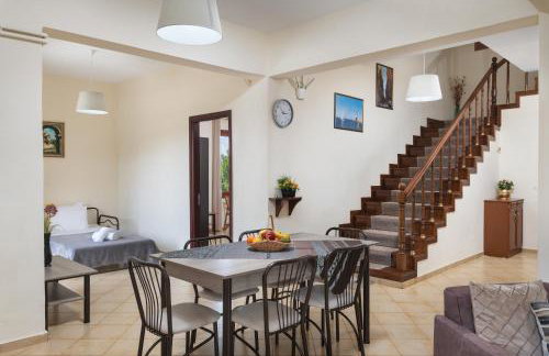 Garden House with Pool, 10min to center - Foto 7