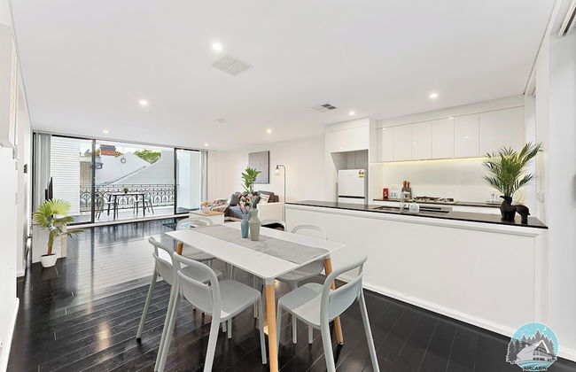 Aircabin Annandale Comfy 3 Bed Townhouse - Photo 12