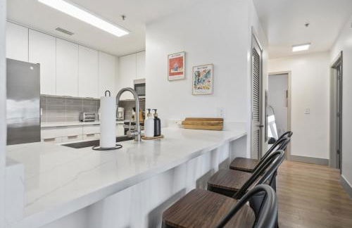 Urban Oasis - Balcony, Free Parking, Views, Gym - Foto 14