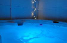 Hot tub- 80's Arcade- Pool table- Historic Downtown- 7 car parking - Foto 6