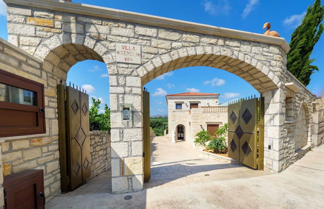 Luxurious Villa With Private Pool, Near a Couple of Restaurants & Sandy Beach - Foto 2