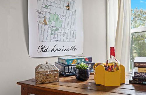 Cozy Top-Floor Retreat in the Heart of Louisville - Photo 29