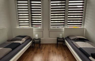 Case Four Boardinghouse mit Parkplatz, Küche, Waschmaschine und Trockner - Photo 11