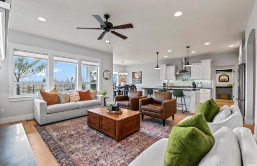 Relaxing Sauna Retreat Fire Pit and Swing Set - Foto 6