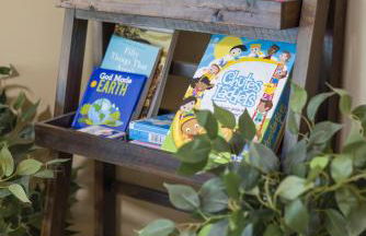 Bo's Big Green Charming Retreat Hot Tub Games - Foto 35