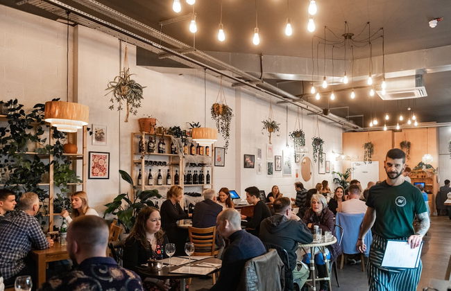 Super Vibrant 2 Bedroom With Parking - Foto 28