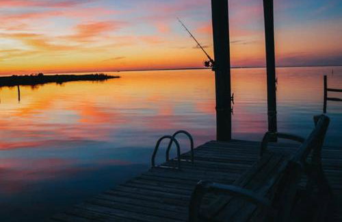 Spacious house- Deep Water Dock Pool Golf Cart Rental available - Foto 8