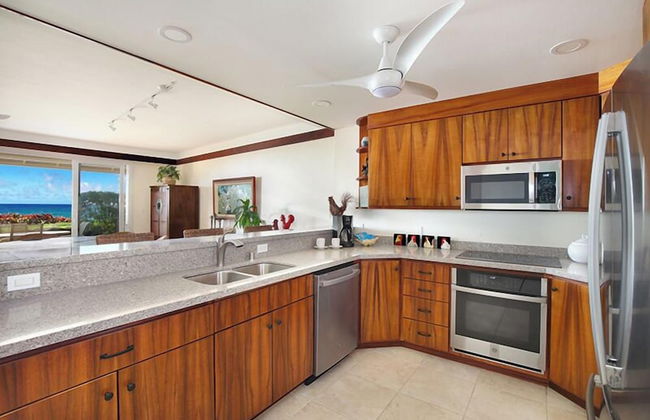 Whalers Cove Oceanfront Resort - Photo 22