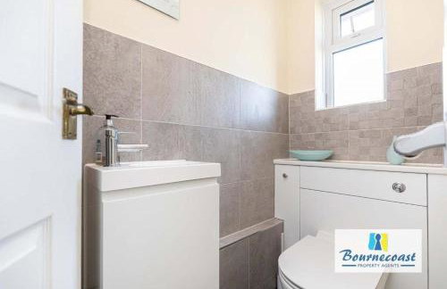 AUSTER CLOSE by BOURNECOAST - A Family Home with Garden and Parking - WIFI - HB9617 - Foto 17