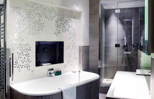 Cheval Three Quays at The Tower of London - Photo 31