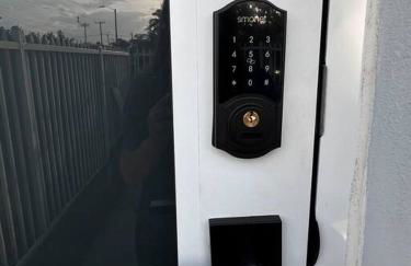 GREAT Luxe House NEAR Downtown & Marina in Miami - Photo 26