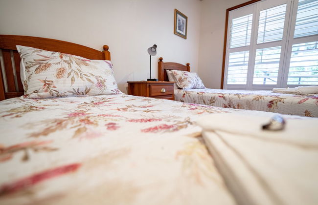 Birds 'n' Bloom Cottages - Photo 12