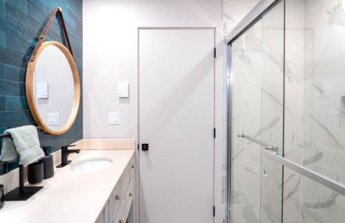 Catskill MNTN Escape 5 BR 3 bath Villa Hot Tub Fire Pit Best Group Stay - Foto 58