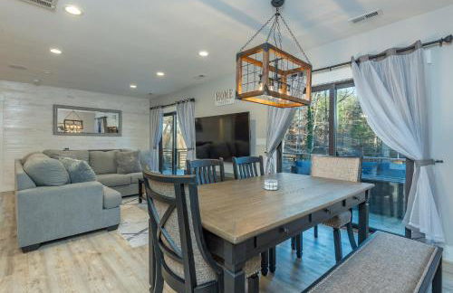 Spacious 4BR Mountain Retreat for 16 in Fairview - Foto 13