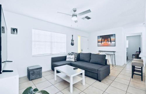 2BR Home with Private Pool, Fire Pit and Grill - Foto 43