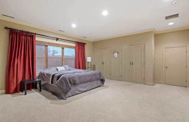 Massive Home w Sauna Pools Hot Tub Fireplaces - Photo 66