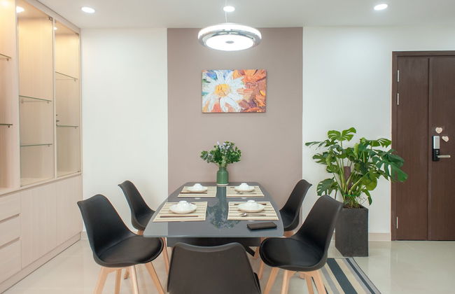 Saigon Royal Apartment - MM Home - Photo 26