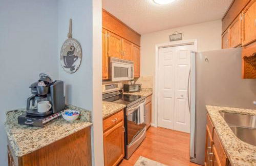 Brook Haven Condo - Downtown Blowing Rock Ground Floor Fully Stocked with 2 King Beds - Foto 11