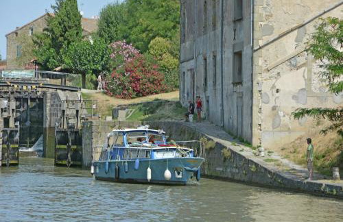 Peaceful Poolside Escape - Foto 29