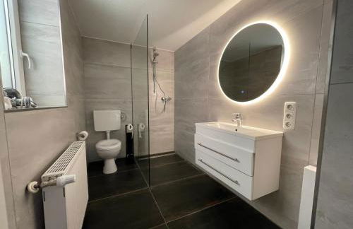 Fachwerkhaus mit 2 getrennten Schlafzimmern, Wohnzimmer und Küche - Foto 3