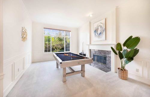 Brier 5BR Retreat w Pool Table Deck Central AC - Foto 5