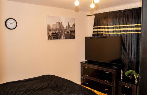 2bed Flat with private parking - Foto 14
