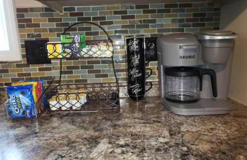 Lovely 3-bedroom rental unit with free parking! - Photo 12