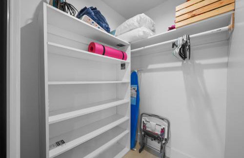 Entire Private Home with 3 Bedrooms 2 Bathrooms, with Garage, Gated Yard, King Bed House, Available Now - Foto 49