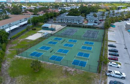 Park Shore Resort - Pool & Bar Close to Beach - Foto 30