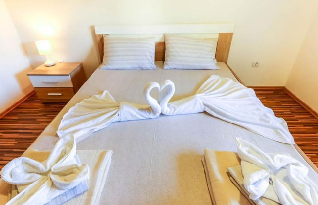 Beachfront Escape Steps From the Crystal-clear Sea - Photo 3