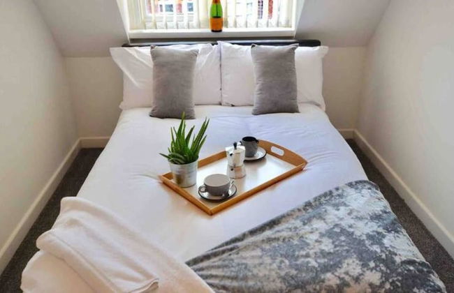 Beautiful 3-bed House in Wolverhampton - Photo 10