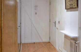 Family-Friendly Home in Central Barcelona 4BDR - Photo 7