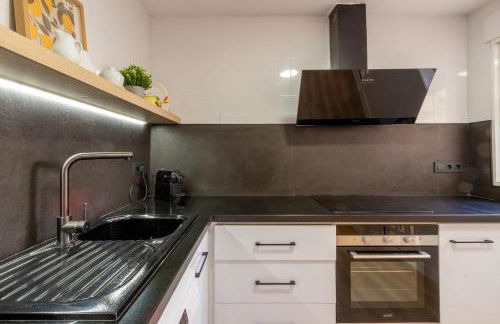 Arena Marina - Pool and relaxation near the airport - Foto 60