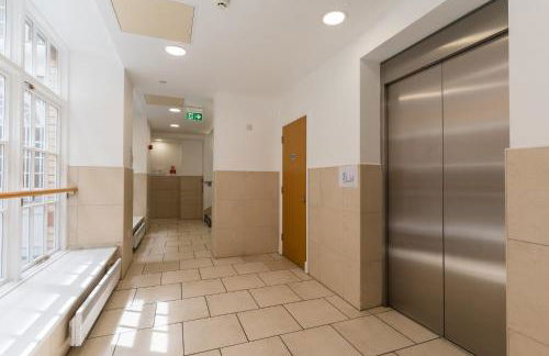 In the middle of Cardiff City centre - Foto 31