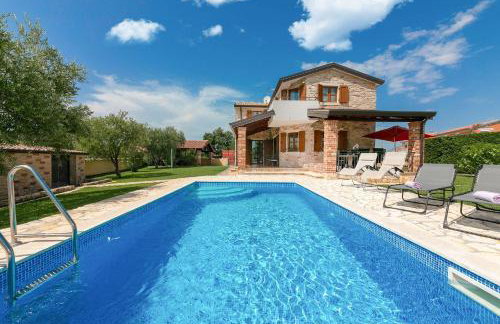 Mediterrane Villa mit privatem Salzwasserpool, Babybett, Whirlpool, Tischtennis, Spielplatz - Foto 33