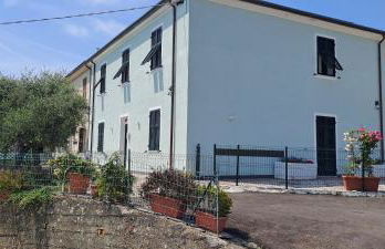 La Maestà di Alice - Foto 1