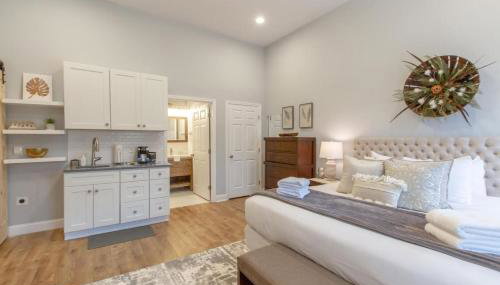 Music City Charmer Tons of Beds Thirty Day Minimum - Foto 5