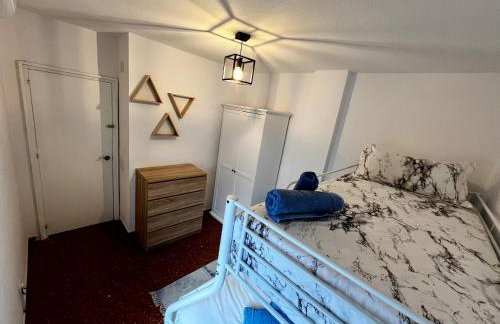 Amplio apartamento familiar con parking privado en pleno centro de Córdoba - Foto 17