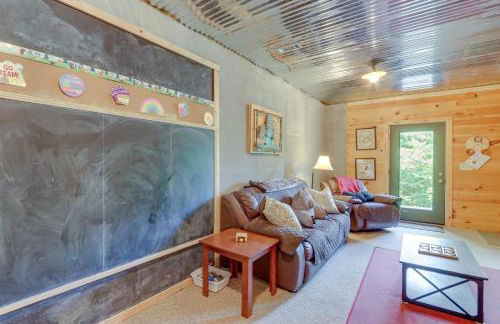 Hot Tub and Game Room Charming Morganton Cabin! - Foto 14