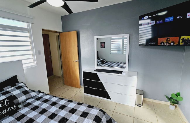 Cozy and Modern Apartment Black & White With Jacuzzi on Terrace - Photo 21