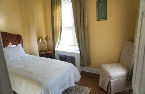 Lincoln Manor - Newly Renovated, 1mile from PHL Airport and Sports Stadiums - Foto 6