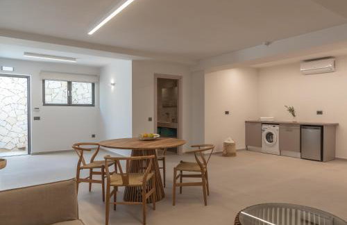 Amalthia Villa, Heated Pool & Walk to the Beach, By ThinkVilla - Photo 41