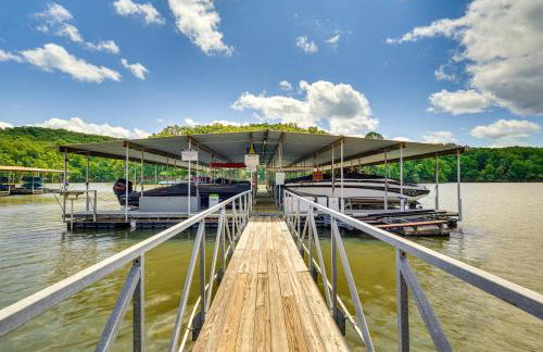Lake & Pool Access: Lazy Days Condo w/ Balcony! - Foto 21