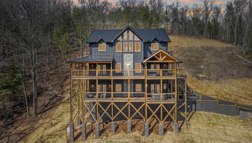 Over The Top 5 Bedroom Cabin by RedAwning - Foto 3