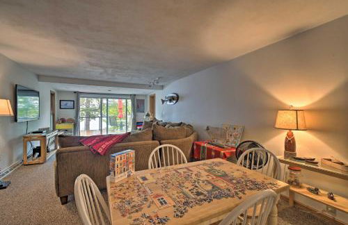 Spacious Lakehouse with Deck, Kayaks, and Dock! - Foto 6